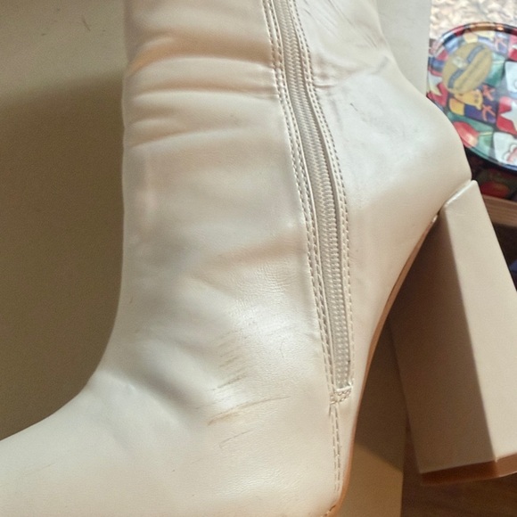 Boohoo White Pointed Toe Block Heel Ankle Boots - Picture 5 of 11